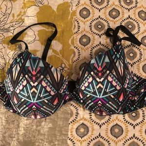 Victoria Secret Pink wear everywhere t-shirt bra